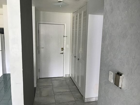 3rd image of 4000 Bayside Dr Unit 109