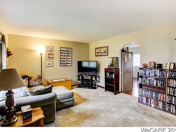 4th image of 523 Saint Andrews Blvd