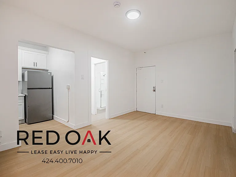 1110 S Lake St #103 — Photo 2
