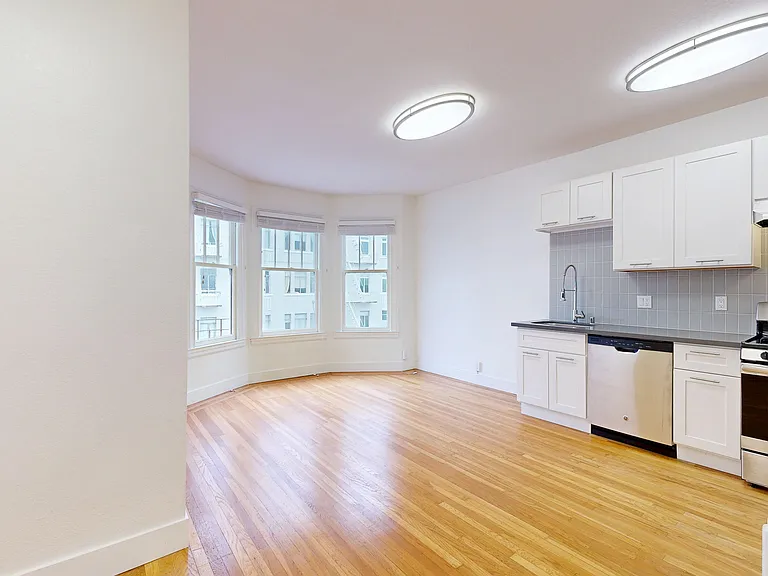 1705 Octavia St #304 — Photo 2