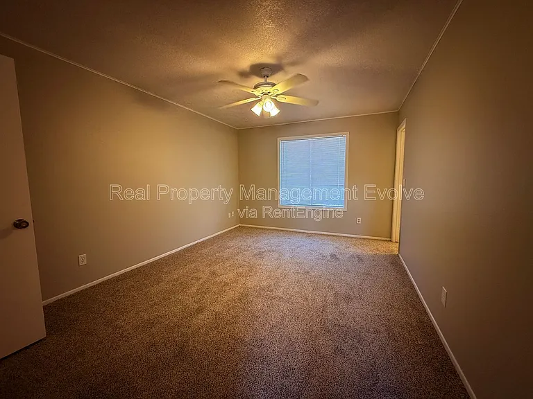2401 W Fremont Dr — Photo 14