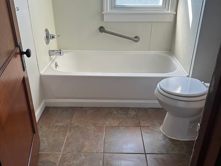 1724 Chester Ave #1724 — Photo 5