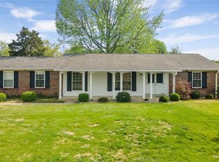 11654 Rossmoor Ln, Saint Louis, MO
