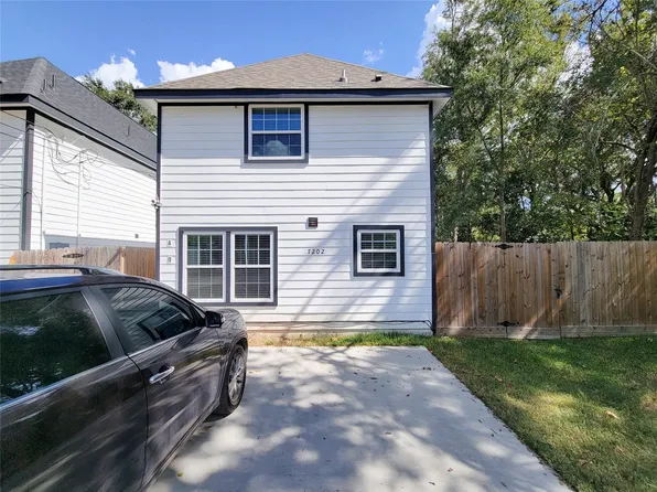 7202 Sandle St #A, Houston, TX 77088