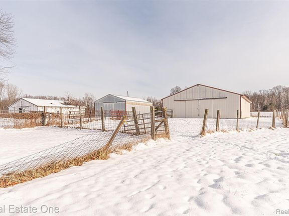 5th image of 22700 Griswold Rd