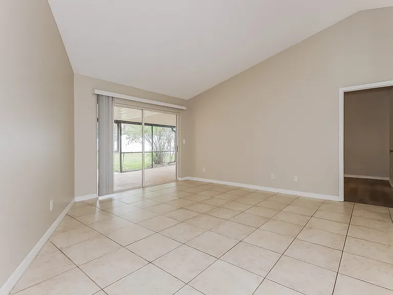 2612 Brianholly Dr — Photo 3