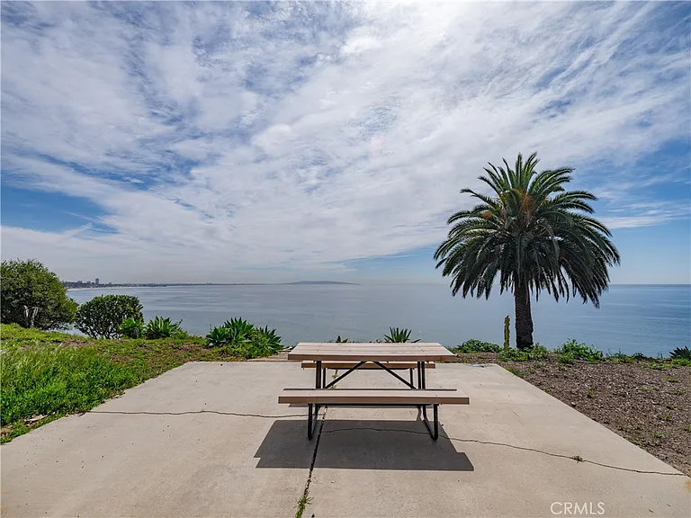 17352 W Sunset Blvd — Photo 25