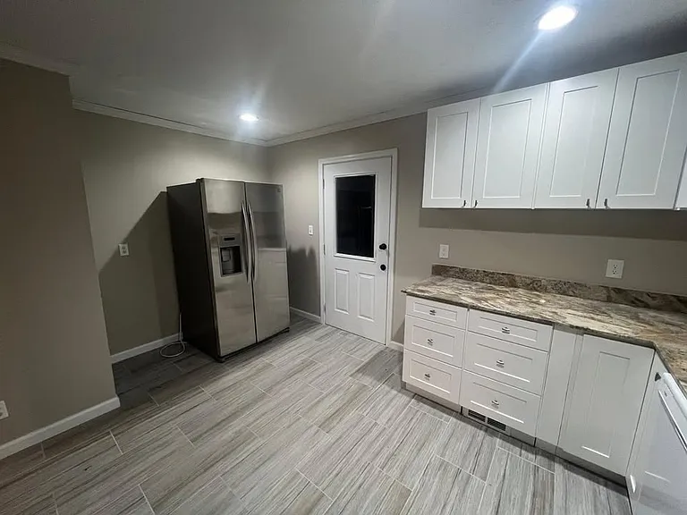 4901 Woodsend Rd — Photo 18