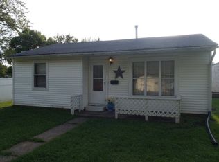 105 N Buckhart St, Macon, MO 63552