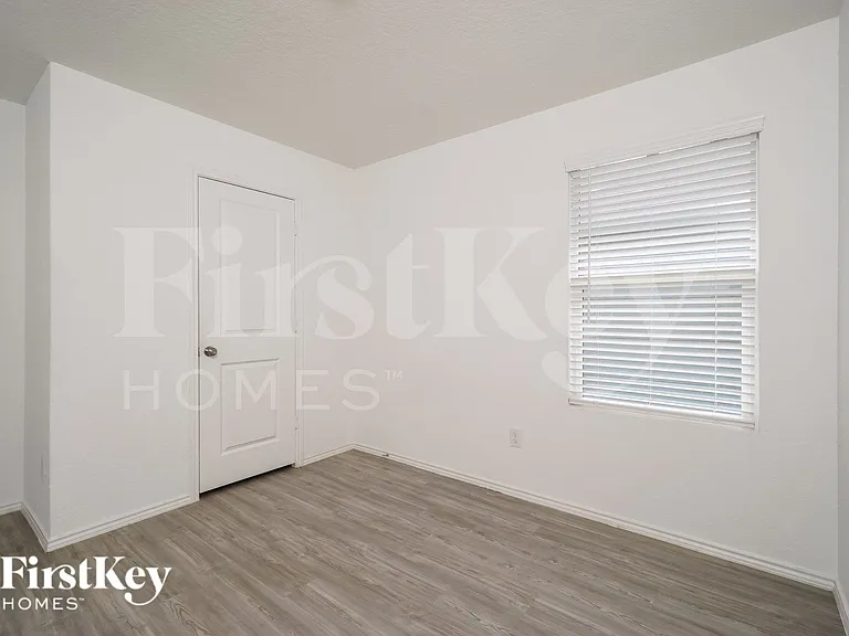 2418 Double Oak Dr — Photo 13