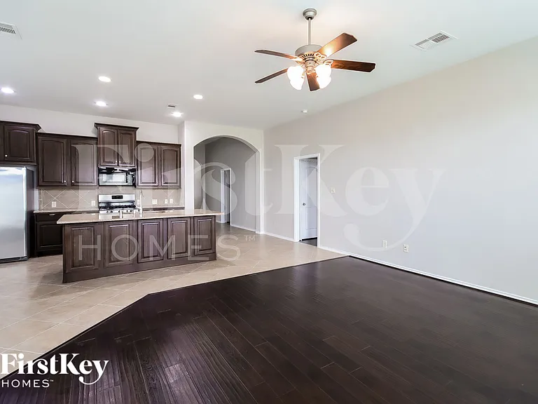 26122 Serenity Oaks Dr — Photo 2