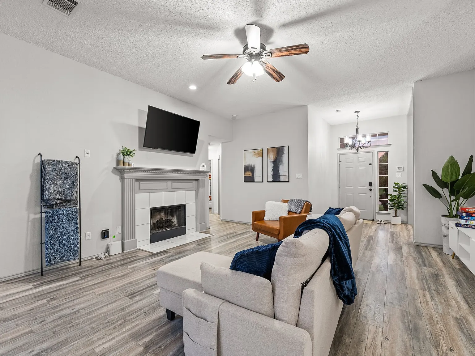 3 bed, 1838 sqft, $4,500 — Photo 3