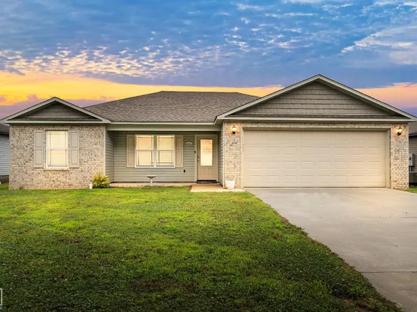 605 Elizabeth Dr, Paragould, AR 72450