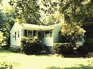 348 Flaxhill Rd, Norwalk, CT 06854