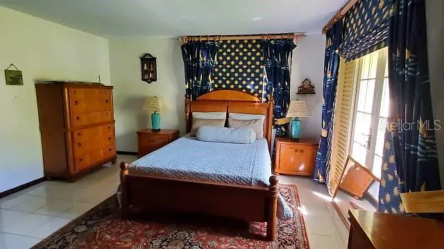 5 bed, 4.5 bath, 3500 sqft, $8,000 — Photo 4