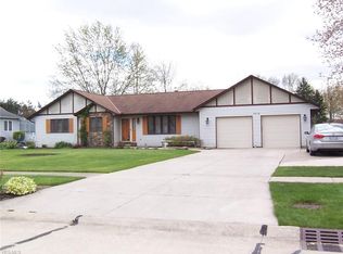 5412 Pin Oak Cir, Sheffield Village, OH