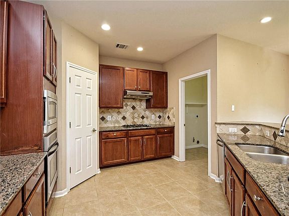 5th image of 206 Olympic Dr