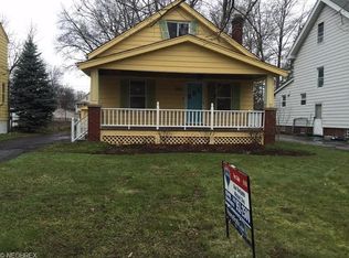 868 Englewood Rd, Cleveland Heights, OH 44121