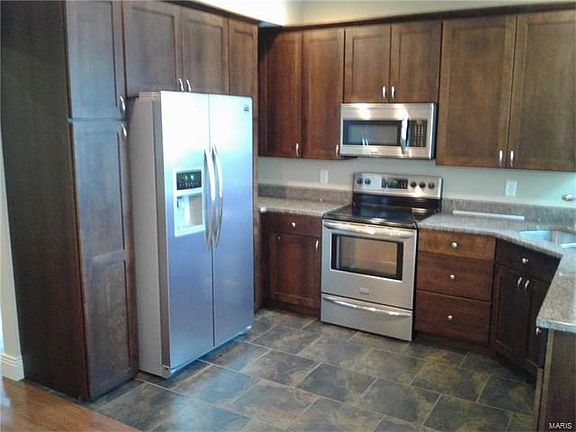 3rd image of 4101-4111 Magnolia Ave #304