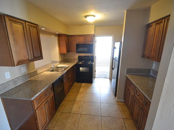 4th image of 13830 N 38th Dr