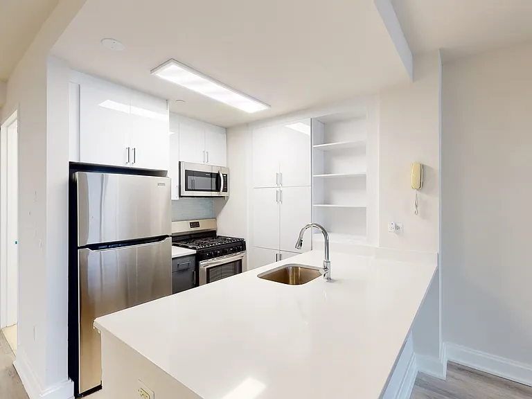 10 Hanover Square — Photo 132