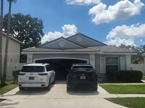 2017 NW 182nd Ave, Hollywood, FL 33029