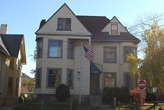 1st image of 1-1472 N Franklin Pl #1