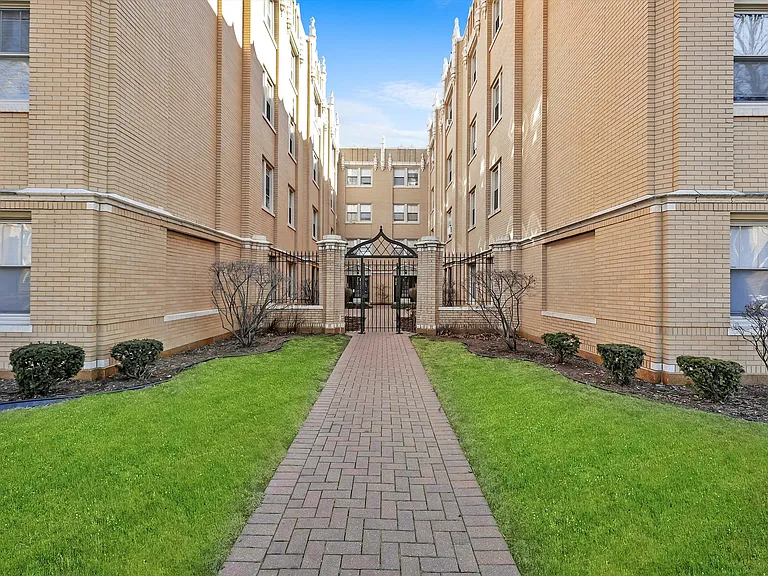 1929 Grove Ave #106 — Photo 16