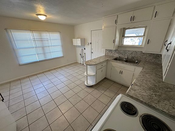 4th image of 2609 Auburn St #1