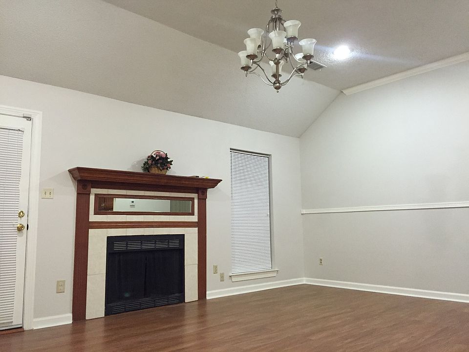 1st image of 2786 Juanita Cir W