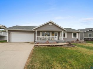 300 W 8th St, Dell Rapids, SD 57022