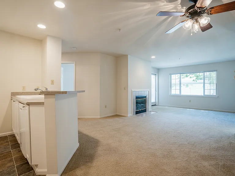 Bellevue Heights Apartments — Photo 6
