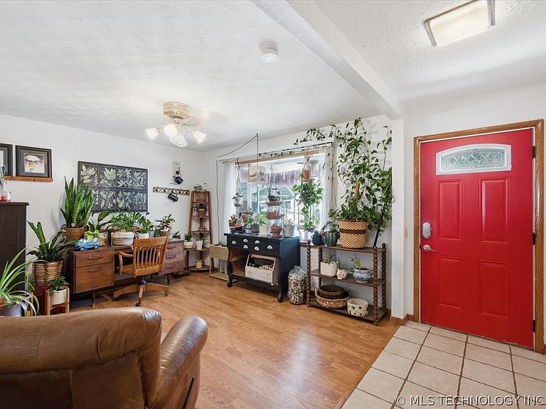 Listing photo 4