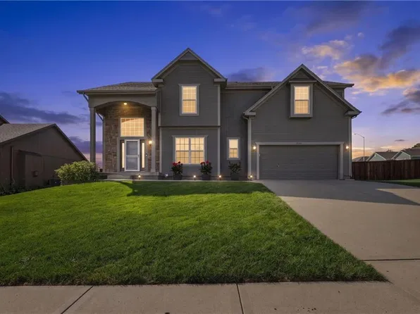 9644 N Adrian Ave, Kansas City, MO 64154