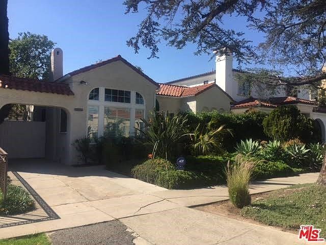 1st image of 415 N Formosa Ave