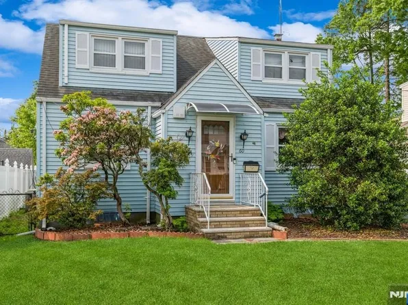 60 Palisades Ave, Bergenfield, NJ 07621