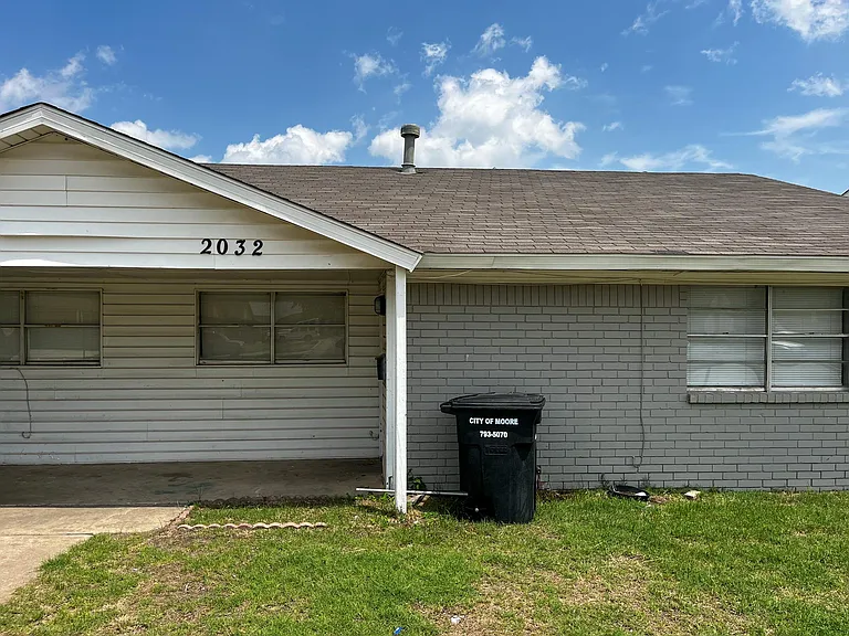 2032 Julie Dr — Photo 1