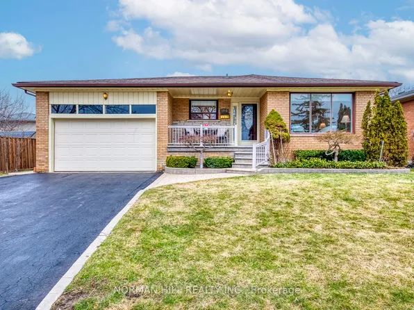 1213 Shamir Cres, Mississauga, ON L5C 1L2