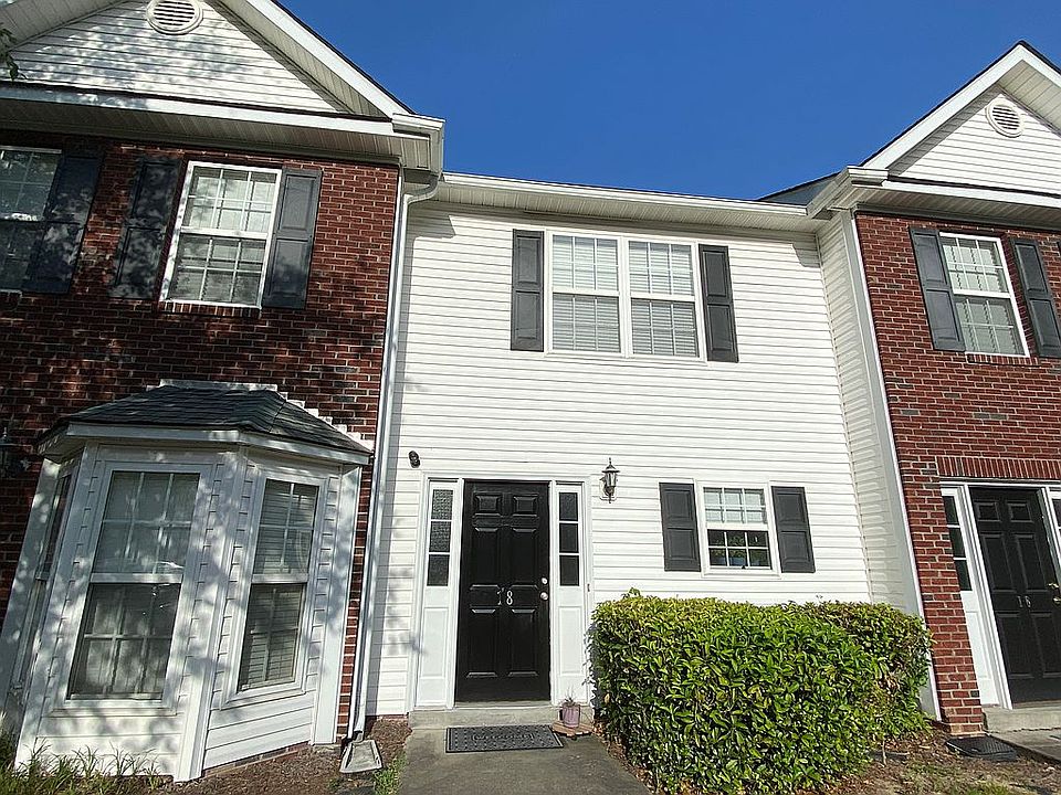 2nd image of 18 Magnolia Glen Ln
