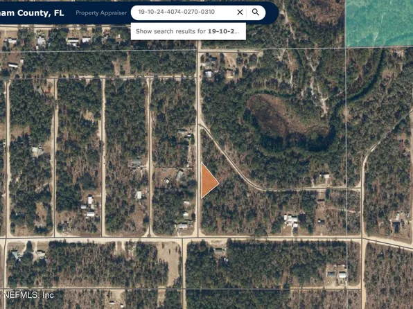 110 LAKEVIEW Way, Interlachen, FL 32148