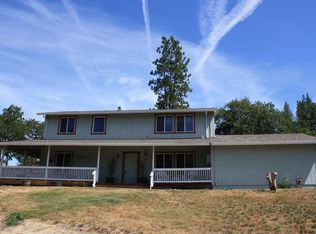 10 Quail Run Dr, Shady Cove, OR 97539
