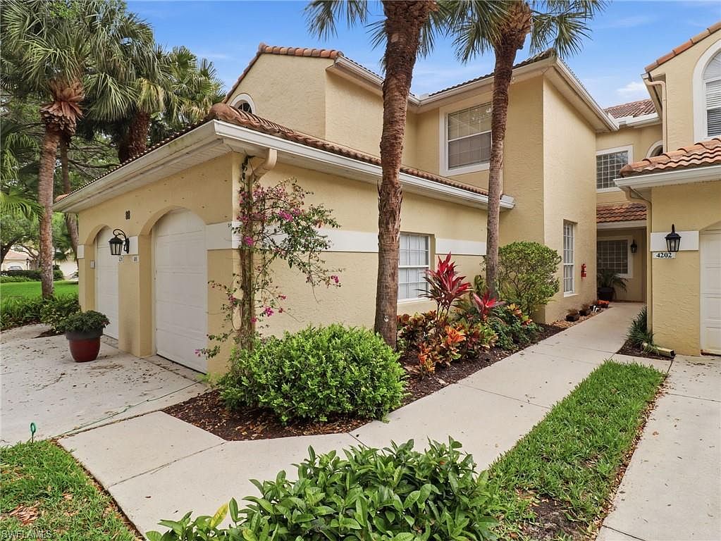 88 Silver Oaks CIR #4-101