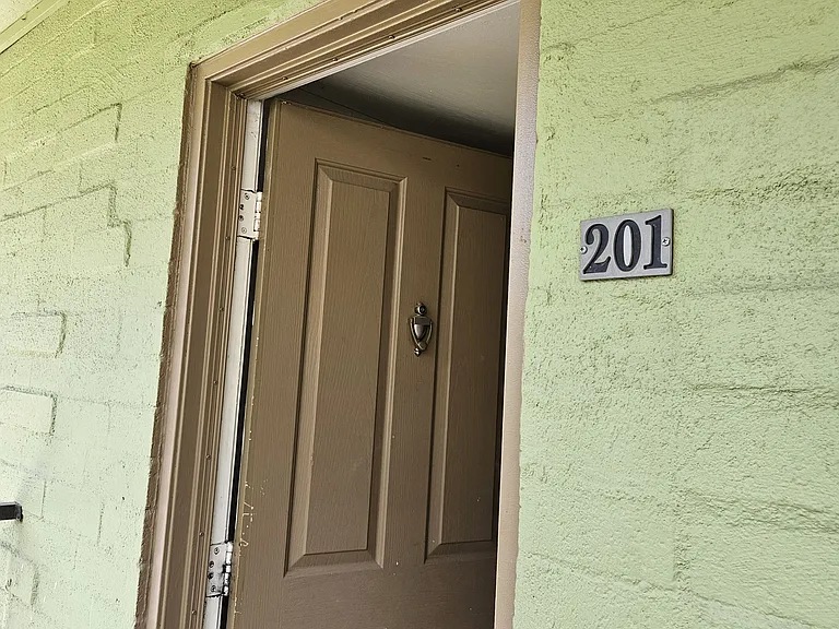 901 N Euclid Ave #201 — Photo 7