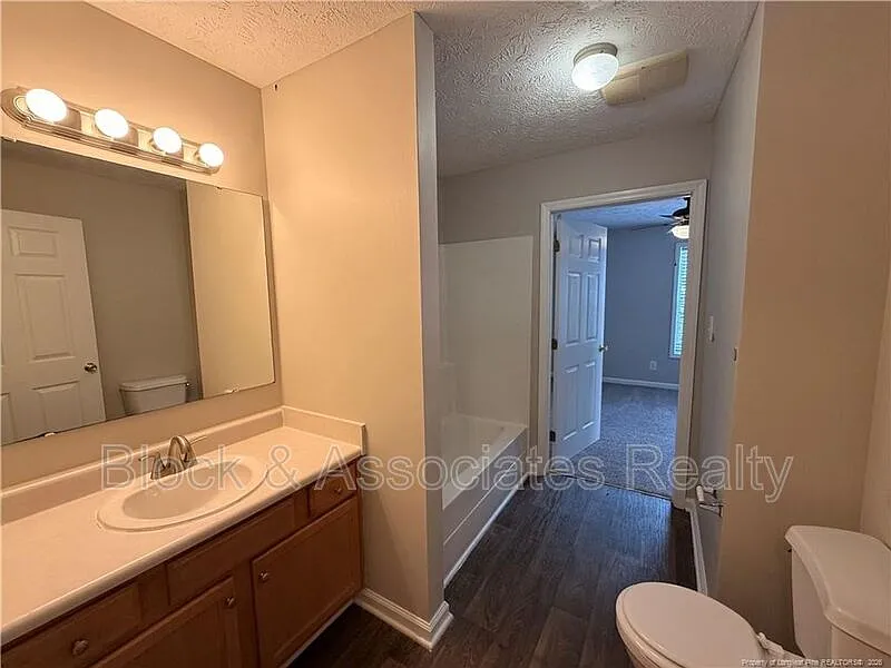 2 bed, 2.0 bath, 1050 sqft, $1,095 — Photo 3