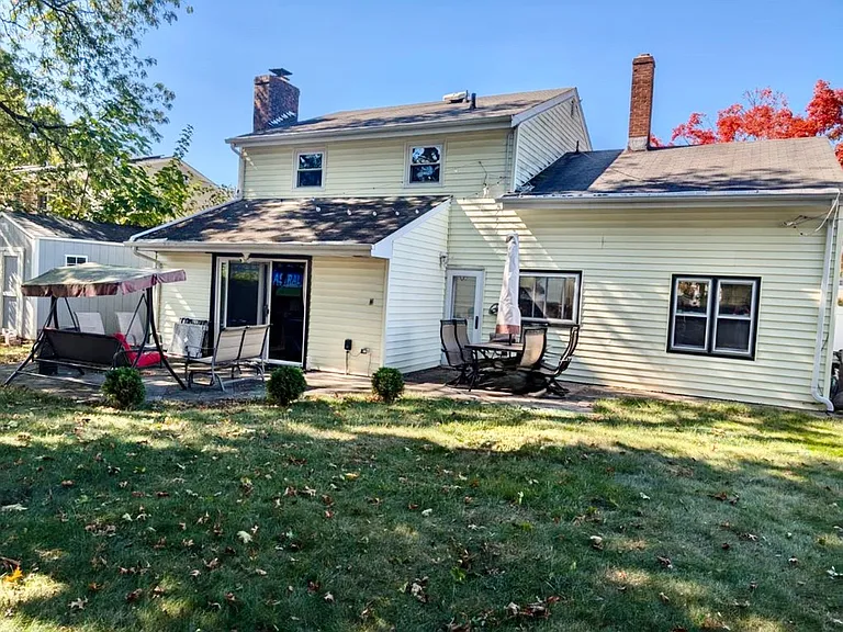 29 Waverly Dr W — Photo 9