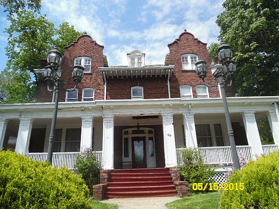 2nd image of 40 E Park St