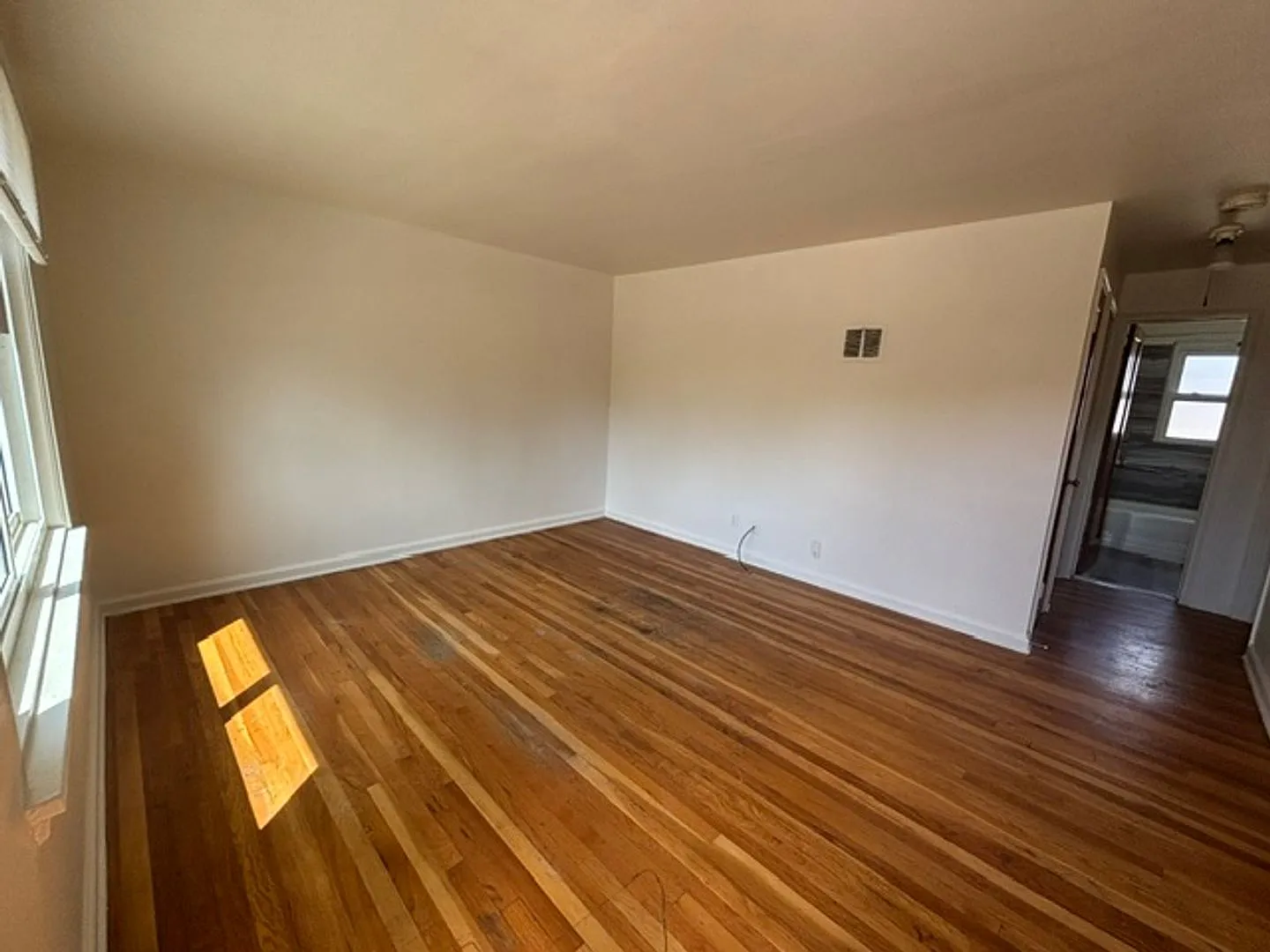 PM 108 - 1841 Crook — Photo 3