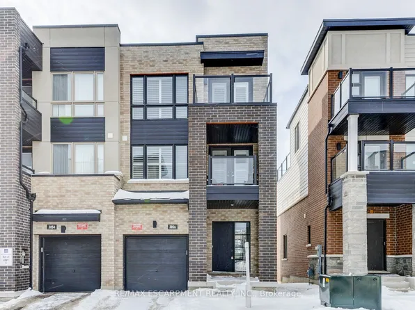 3056 Cascade Cmn, Oakville, ON L6H 0R7