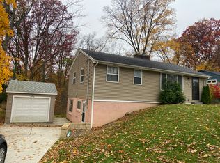 571 Grayton Rd, Berea, OH 44017