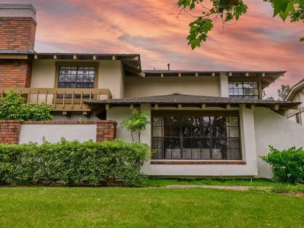 28 E Yale Loop #22, Irvine, CA 92604